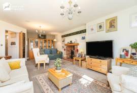 4 bedroom, Detached house for sale