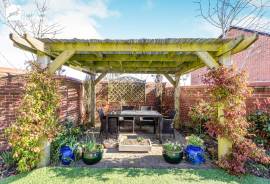 4 bedroom, Detached house for sale