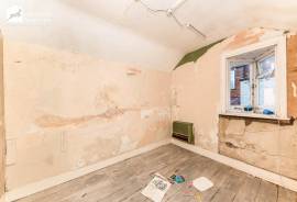 4 bedroom, Terraced House for sale