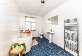 4 bedroom, Terraced House for sale