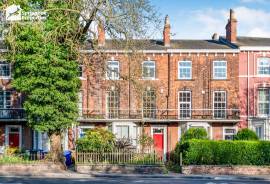 4 bedroom, Terraced House for sale