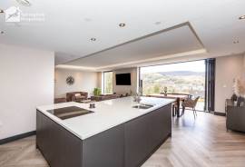 4 bedroom, Detached house for sale