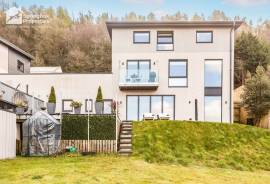 4 bedroom, Detached house for sale