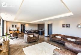 4 bedroom, Detached house for sale