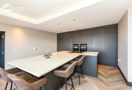 4 bedroom, Detached house for sale