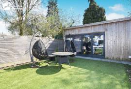3 bedroom, Semi-detached house for sale
