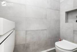 3 bedroom, Semi-detached house for sale