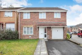 4 bedroom, Detached house for sale