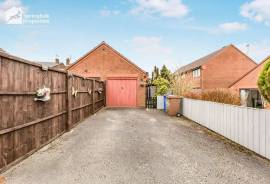 2 bedroom, Bungalow for sale