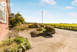 4 bedroom, Bungalow for sale