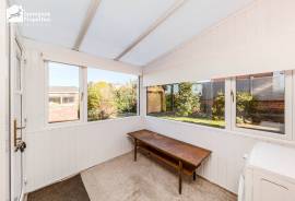 4 bedroom, Bungalow for sale