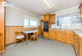 4 bedroom, Bungalow for sale