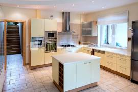 Detached house for sale in Riga district, 420.00m2