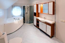 Detached house for sale in Riga district, 420.00m2