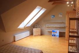 Detached house for rent in Riga district, 243.00m2
