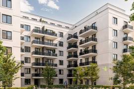 Ready to move next to Winterfeldt Platz? New luxurious 4 room Apartment with Balcony for Sale