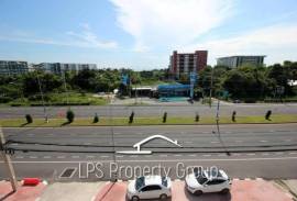 Four Story Commercial Building For Sale in Good Location