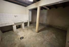 Beautiful farmhouse to renovate to your taste