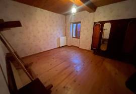 Beautiful farmhouse to renovate to your taste