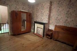 Beautiful farmhouse to renovate to your taste