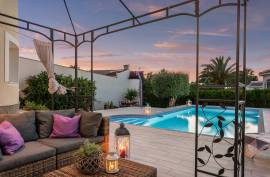 WONDERFUL VILLA NEAR THE CENTRE OF CIUDAD QUESADA