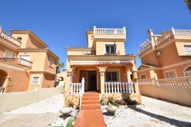 LOVELY 3 BEDROOM DETACHED VILLA WITH COMMUNAL SWIMMING POOL AND VIEWS