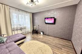 Продам трехкомнатную (3-комн.) квартиру, Хусаина Мавлютова ул, 48, Казань г
