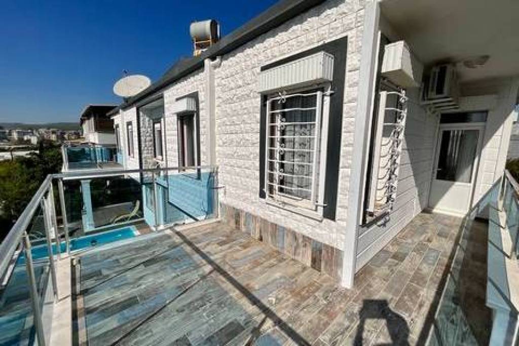 Cozy 3-Bedroom Villa with Sea Views in Turkler, Alanya