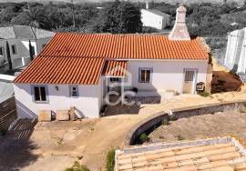 Typical Algarve Villa just 2 km from Marinha beach