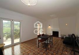 Detached 3 bedroom villa with winery and warehouses next to the EN125