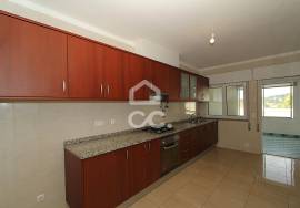 Detached 3 bedroom villa with winery and warehouses next to the EN125