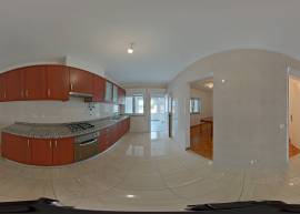 Detached 3 bedroom villa with winery and warehouses next to the EN125