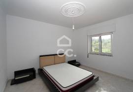 Detached 3 bedroom villa with winery and warehouses next to the EN125
