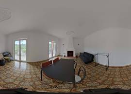 Detached 3 bedroom villa with winery and warehouses next to the EN125