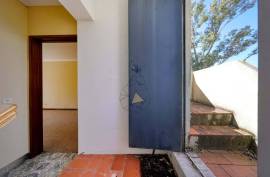 4 + 1 bedroom villa with a lot of potential located in Monchique