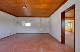 4 + 1 bedroom villa with a lot of potential located in Monchique