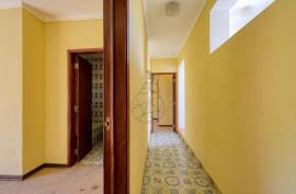 4 + 1 bedroom villa with a lot of potential located in Monchique