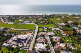 Land for construction of Luxury Villa in Praia da Luz, in Lagos