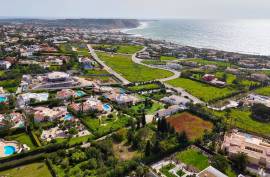 Land for construction of Luxury Villa in Praia da Luz, in Lagos