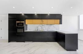 Renovated 2 bedroom apartment on Av. April 25 in Portimão