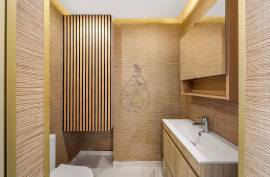 Renovated 2 bedroom apartment on Av. April 25 in Portimão