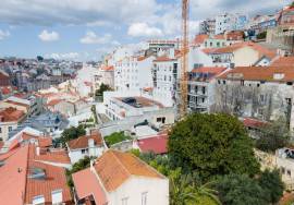 Architect-designed 8-bedroom townhouse with infinity pool and panoramic views over Lisbon and the Tagus