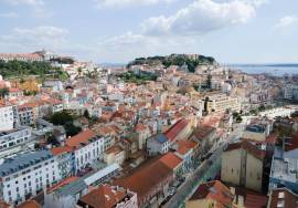 Architect-designed 8-bedroom townhouse with infinity pool and panoramic views over Lisbon and the Tagus