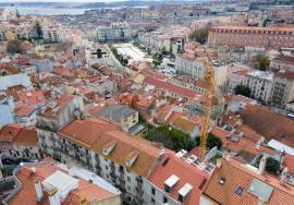 Architect-designed 8-bedroom townhouse with infinity pool and panoramic views over Lisbon and the Tagus