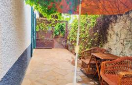 Charming 5-Bedroom Villa with Sea Views in Funchal