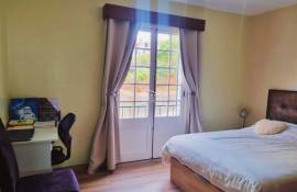 Charming 5-Bedroom Villa with Sea Views in Funchal