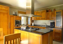 Charming farmhouse with an area of  5.540m2, 5 suites and 4 fireplaces