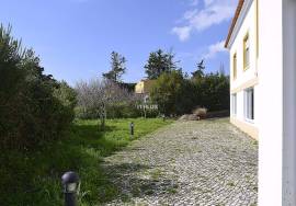Charming farmhouse with an area of  5.540m2, 5 suites and 4 fireplaces