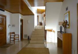 Charming farmhouse with an area of  5.540m2, 5 suites and 4 fireplaces