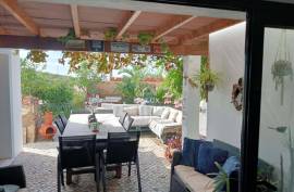 Exceptional 3-Bedroom Property with Separate Apartment in the Scenic East Algarve